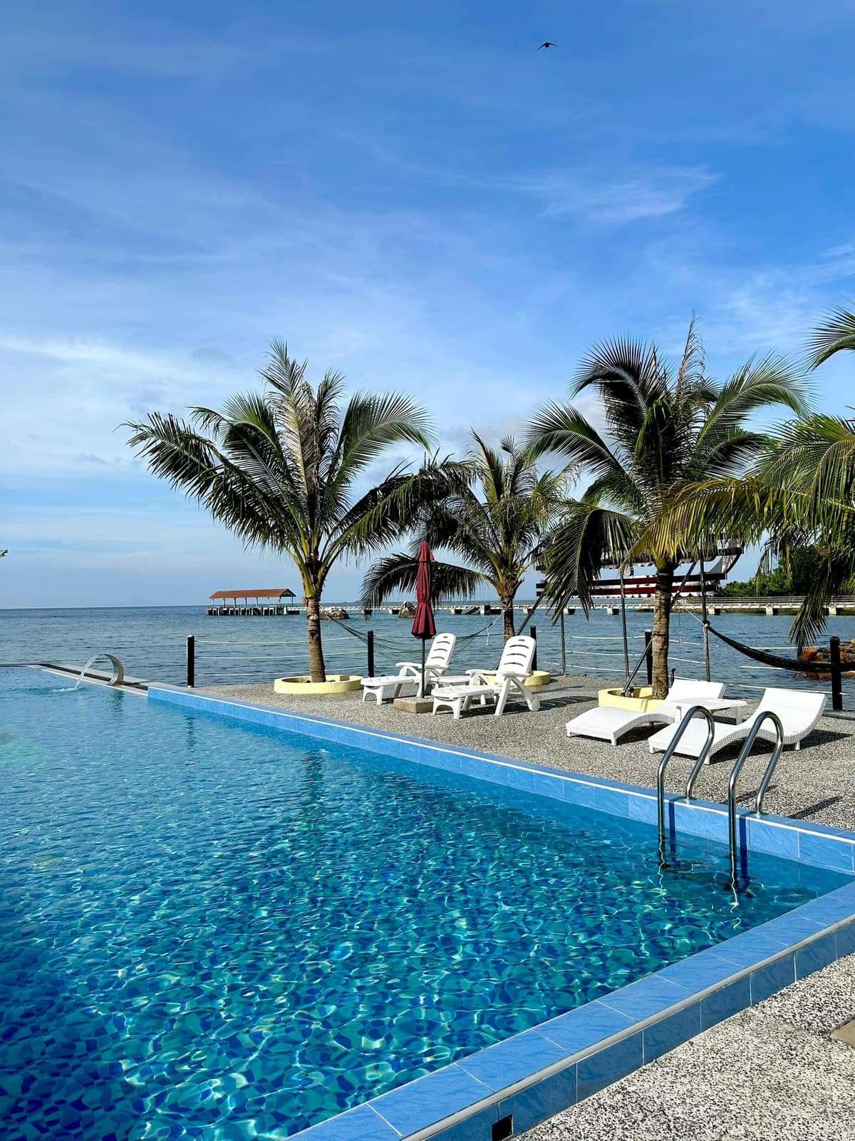 Infinity Pool & Sea