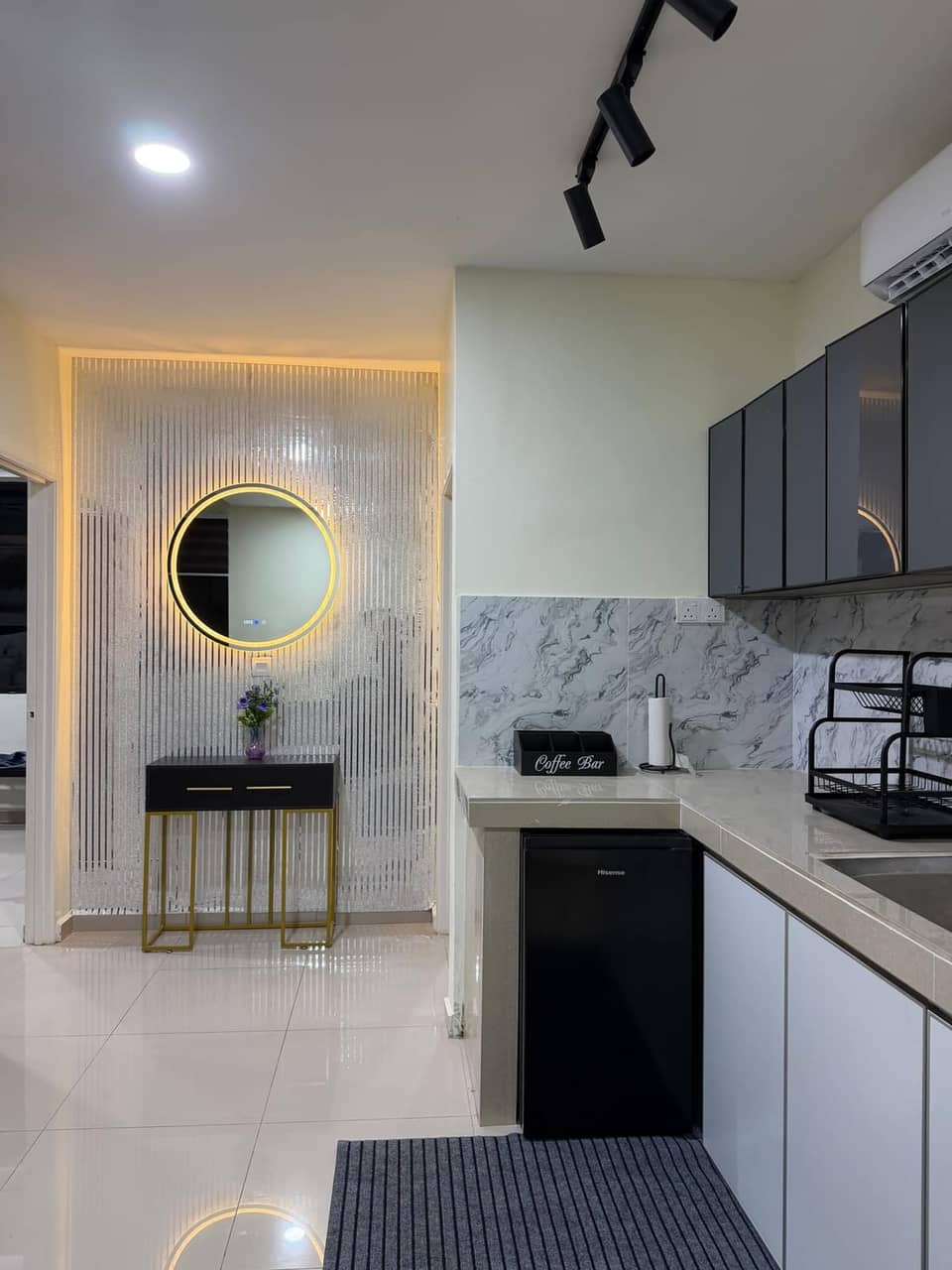 Fully equipped modern kitchen in the Deluxe Oceanfront Villa